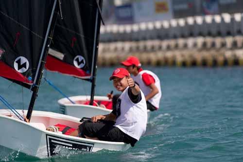 Crianças chinesas se divertem com clínica de vela em Sanya / Foto: Paul Todd/Volvo Ocean Race