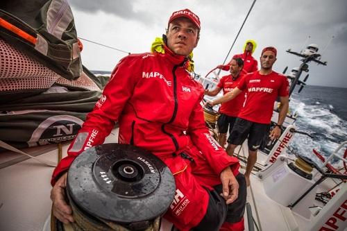 Os barcos da regata de Volta ao Mundo cruzam pela última vez a Linha do Equador / Foto: Ugo Fonolla/Volvo Ocean Race