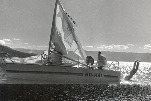 Veleiro com mastro quebrado, em 88 / Foto: YCI / Divulgação