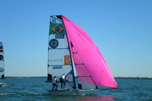  Martine Grael e Kahena Kunze voltam às águas para disputar a última etapa da Copa do Mundo de Vela / Foto: Divulgação 49er.org