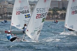 O velejador Bruno Fontes inicia neste domingo, 17, sua campanha no mundial da Classe Laser / Foto: Divulgação