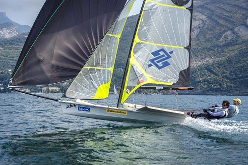 Após sofrer com quebras no barco na estreia, bicampeão olímpico consegue completar todas as regatas deste domingo (15) na Mid Winters e segue seu aprendizado na nova classe do iatismo, a 49er / Foto: Divulgação