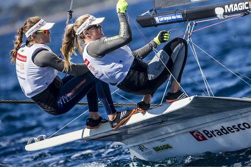 Campeãs olímpicas Martine Grael e Kahena Kunze estarão na disputa, assim como Patrícia Freitas. Primeiras regatas começam na próxima terça-feira, dia 6 / Foto: Jesús Renedo/ Sailing Energy