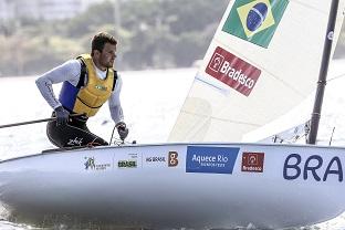 Campeão mundial em 2013, velejador brasileiro participa da última competição antes dos Jogos Olímpicos do Rio / Foto: Wander Roberto/Inovafoto