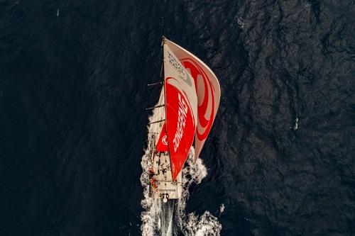 Barco chinês Dongfeng Race Team assume a liderança no primeiro dia / Foto: Jeremie Lecaudey/Volvo Ocean Race