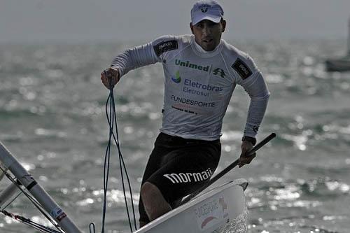 Pelo terceiro dia consecutivo o velejador catarinense Bruno Fontes conseguiu manter a vice liderança da Copa do Mundo de Vela da França / Foto: Divulgação