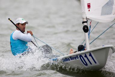 O velejador Bruno Fontes conquistou a medalha de prata no Sul-americano da Classe Laser disputado em Montevidéu, no Uruguai / Foto: Divulgação 