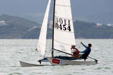 As tripulações das classes Hobie Cat 16, Lightning, Snipe e Sunfish já são conhecidas, faltam apenas os representantes na Laser (masculino e feminino) e RS:X / Foto: Fred Hoffmann / ZDL