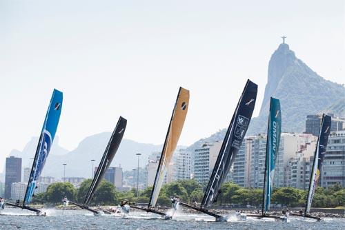 Os barcos 'voadores' no Rio de Janeiro, no ano passado / Foto: Lloyd Images