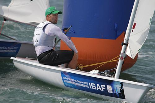 Após dois dias de competições em Qindao, velejador ocupa o sexto lugar bem próximos dos líderes / Foto: ISAF Media/Qingdao 