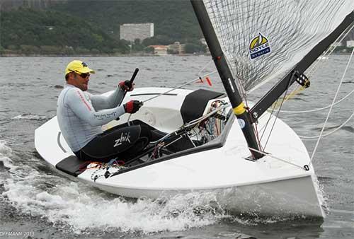 Em seu retorno à classe Finn, o medalhista olímpico Bruno Prada passará por uma "prova de fogo" a partir de segunda-feira/ Foto: Fred Hoffmann