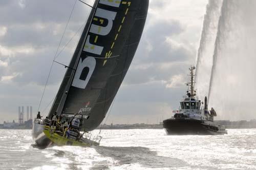 No início do mês, o barco partiu da Espanha até a Holanda para treinamento e a chegada 'em casa' foi emocionante / Foto: Diana Bogaards/Volvo Ocean Race