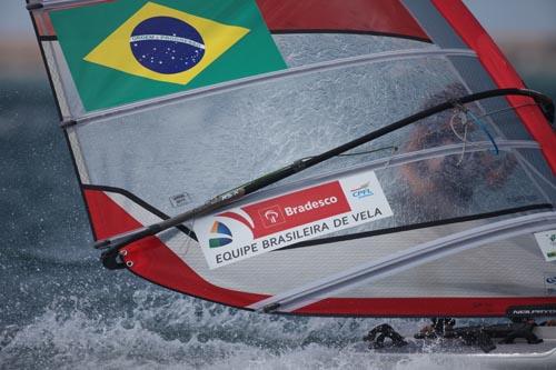 Patrícia Freitas na classe RS:X já garantiu a medalha de ouro / Foto: Francisco Lino / ZDL