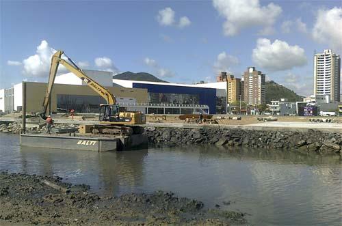 Obras na Vila da Regata de Itajaí / Foto: Ronaldo Silva Jr