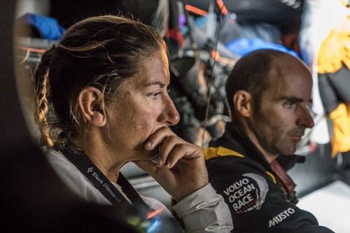 Diante da dura decisão de enfrentar a tempestade que se aproxima na terceira etapa da Volvo Ocean Race, equipes precisam escolher entre ir mais ao sul com gelo ou enfrentar o tempo ruim / Foto: Jeremie Lecaudey/Volvo Ocean Race