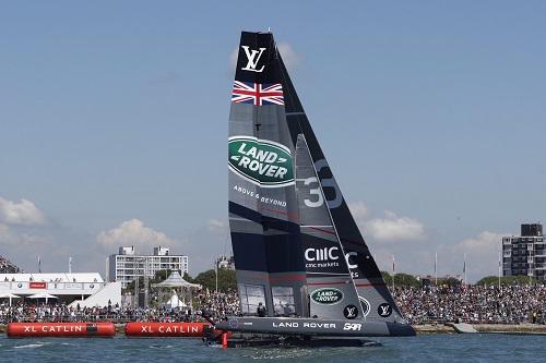 Equipe britânica na America’s Cup, a Land Rover BAR sela segunda vitória em Portsmouth, Reino Unido / Foto: Divulgação Land Rover