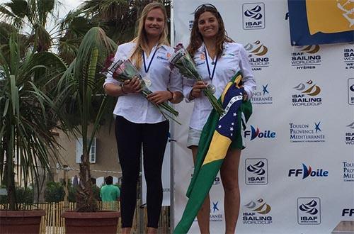 Martine Grael e Kahena Kunze conquistaram a medalha de prata da classe 49FX na Copa do Mundo de Vela / Foto: Divulgação