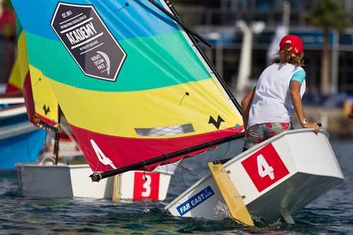 Classe Optimist é a porta de entrada para a vela / Foto: Ian Roman/Volvo Ocean Race