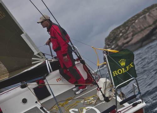 Torben Grael no comando do S40 em Ilhabela / Foto: Rolex / Carlo Borlengh