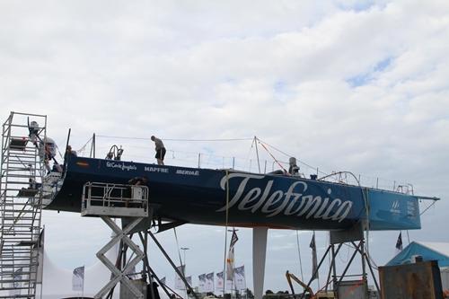 Reparos das equipes de terra preparam flotilha para Regata do Porto / Foto: Ronaldo Silva Jr / ASCOM Porto de Itajaí