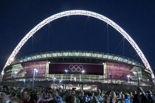 A saída do estádio foi tranquila, graças à organização de Londres / Foto: Humberto Deveza / EA