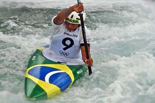 Ana Sátila, atleta mais jovem de toda a delegação brasileira, estreia nesta segunda-feira na Canoagem Slalom/ Foto: CBCa/Divulgação