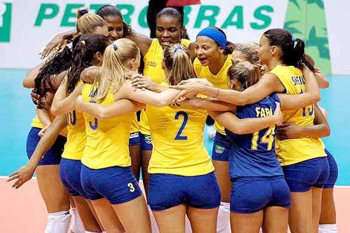 Vitória por 3 a 0 sobre a Sérvia coloca as campeãs olímpicas na fase eliminatória do vôlei/ Foto: Divulgação