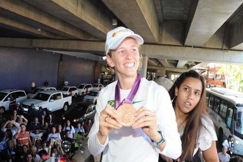 Medalha de bronze no pentatlo moderno, pernambucana espera crescimento da modalidade / Foto: Divulgação