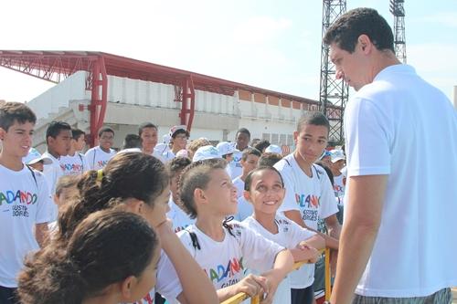 O projeto social Nadando com Gustavo Borges é realizado em Itu (SP) / Foto: Isaias Produção