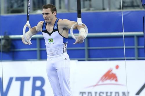 O campeão olímpico Arthur Zanetti é um dos atletas que é um dos 10 atletas que atualmente treinam no Rio de Janeiro, preparando-se para a etapa da Copa do Mundo no Brasil / Foto: CBG / Divulgação