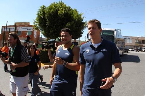 Cielo ao lado de Felipe França passeia no México. Principal nome da natação brasileira quer fazer a melhor marca do Ano para chegar forte em Londres 2012 / Foto: Satiro Sodré/AGIF