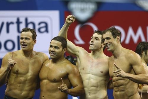 Cesar Cielo, Felipe França, Marcos Macedo e Guilherme Guido venceram os 4x100m medley no Qatar / Foto: Getty Images / Francois Nel