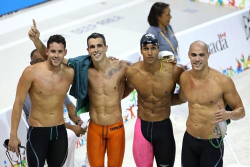 Thiago, Fratus, Nilo e João de Luccas na eliminatória do 4x100m livre  / Foto: Satiro Sodré / SSPress / CBDA