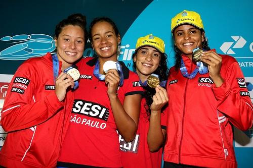 Sesi - recorde sul-americano do 4x50m livre feminino / Foto: Satiro Sodré / SSPress / CBDA