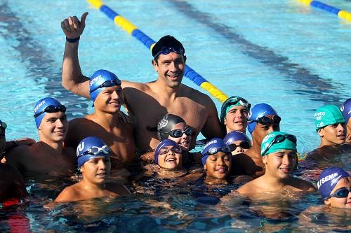 Evento colocará crianças e adolescentes para "competir" com o ídolo das piscinas no dia 6 de dezembro / Foto: Flávio Perez/Onboard Sports