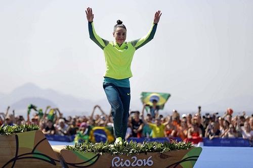 Atleta, que concorre ao lado de Rafaela Silva (judô) e Martine Grael/Kahena Kunze (vela), conquistou na Rio 2016 a primeira medalha olímpica feminina do Brasil nos esportes aquáticos / Foto: Satiro Sodré/SSPress