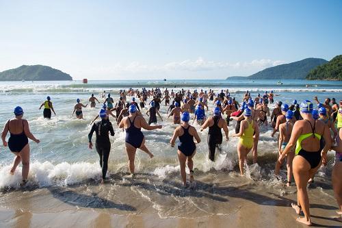 Evento reuniu mais de 2 mil pessoas na manhã deste domingo, dia 3, em provas de de natação no mar, corrida na areia, biathlon e stand-up paddle  / Foto: Peu Fernandes, Antonio Chuequer e Edgard Copque