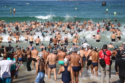 Nadadora gaúcha venceu com folga as duas provas que disputou, o Sprint e o Challenge. Entre os homens, destaque para Luiz Rogério Arapiraca e Victor Colonese. Etapa contou também com provas Kids, Beach Run e Beach Biathlon / Foto: Divulgação Rei e Rainha do Mar