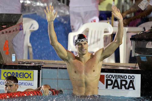 Cesar Cielo Filho, ou "Sua Majestade", disse logo a que veio e fez o melhor tempo de 2012 nos 50m borboleta / Foto: Satiro Sodré/AGIF