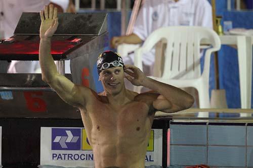 Depois de fazer a melhor marca do ano no ranking mundial dos 50m borboleta, Cesar Cielo, Sua Majestade, caiu na água para disputar a prova em que é soberano - os 50m livre - e mais uma vez fez o tempo mais baixo de 2012  / Foto: Satiro Sodré / AGIF 