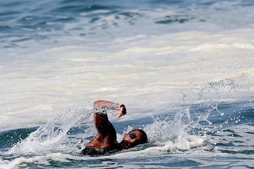 Allan do Carmo em ação no evento-teste na Praia de Copacabana: baiano venceu a prévia para os Jogos Olímpicos do Rio. Agora espera voltar a subir no pódio e fazer história em 2016 /Foto: Matthew Stockman/Getty Images