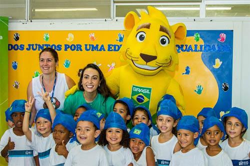 Programa Transforma, do COB, leva Poliana Okimoto para conhecer escola que recebeu seu nome após medalha no Rio 2016 / Foto: Beto Noval/COB