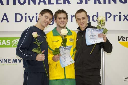 Na competição masculina, o jovem Ethan Warren (Austrália) dividiu o pódio do trampolim de 3 metros com Illya Kvasha da Ucrânia (segundo) e o canadense Rúben Ross (terceiro) / Foto: Divulgação 