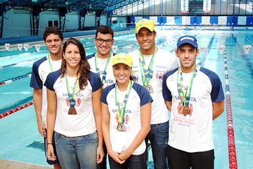 Felipe Ribeiro,Fernanda Carobino, Vitor Colonese, Poliana Okimoto,Matheus Santana e Luiz Rogério Arapiraca / Foto: Divulgação