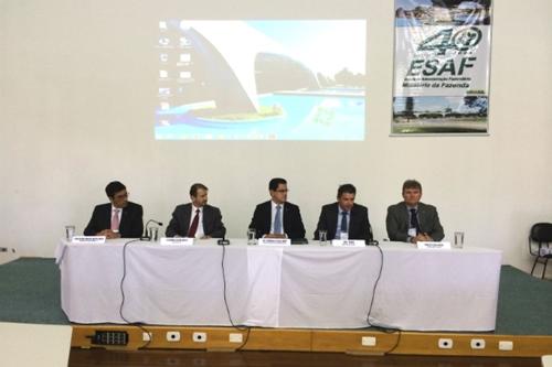 Representantes da Receita Federal e do Ministério do Esporte, durante a abertura do seminário em Brasília / Foto: Luiz Roberto Magalhães