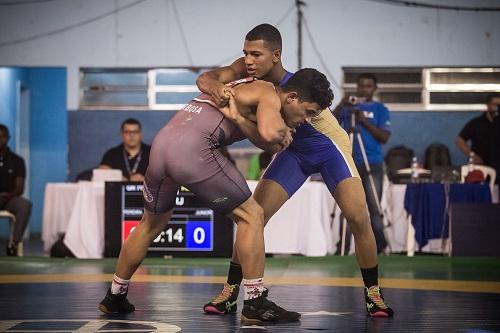 Competição acontece neste sábado (26.11), a partir das 9h, no Jequiá Iate Clube, na Ilha do Governador e coloca à prova nova geração do wrestling nacional / Foto: Renato Sette/CBW