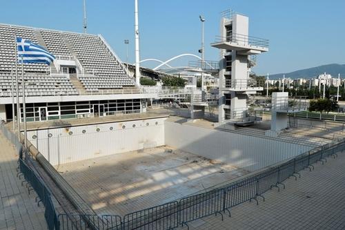 Piscina e arquibancadas abandonadas / Foto: Getty Images