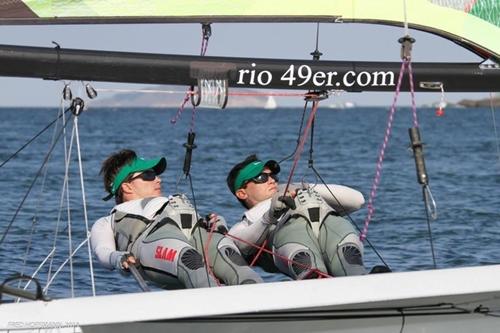 Dupla brasileira solta o verbo contra estrangeiros quererem retirar a vela da Baía nos Jogos Olímpicos / Foto: Fred Hoffmann