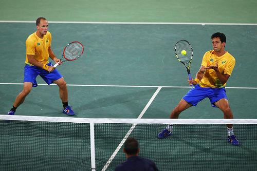 Bruno Soares e Marcelo Melo, em vitória convincente contra dupla sérvia / Foto: Clive Brunskill / Getty Images