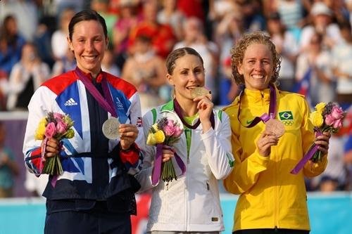 Com o bronze, Yane Marques, do Brasil. Com a prata, Samantha Murray da Grã-Bretanha. Com o ouro, Laura Asadauskaite, da Lituânia / Foto: Getty Images / Alex Livesey